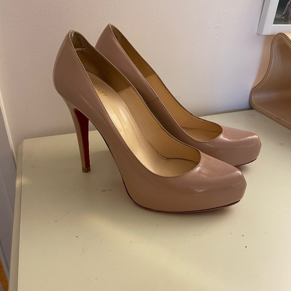 Christian Louboutin nude platform patent leather pumps